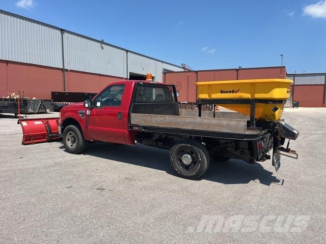Ford F-250 Lame spazzaneve e aratri
