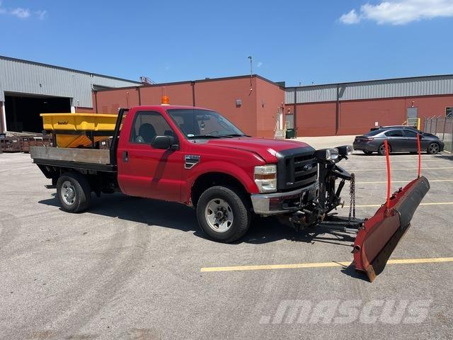 Ford F-250 Lame spazzaneve e aratri