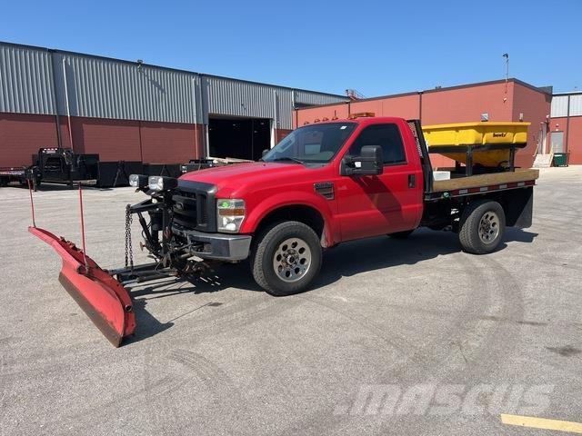 Ford F-350 Lame spazzaneve e aratri