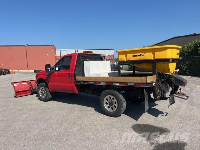 Ford F-350 Lame spazzaneve e aratri