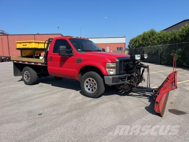 Ford F-350 Lame spazzaneve e aratri