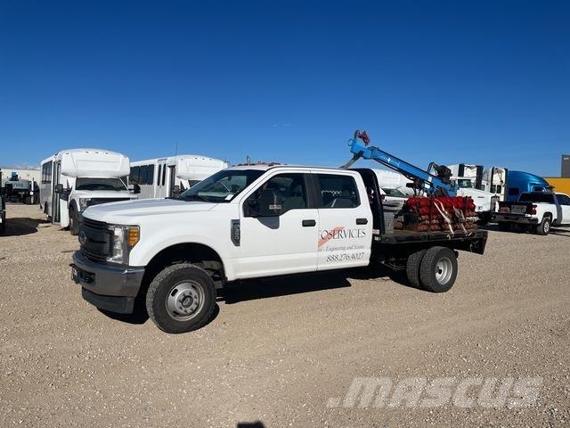 Ford F-350 Autocarro per perforatrice mobile