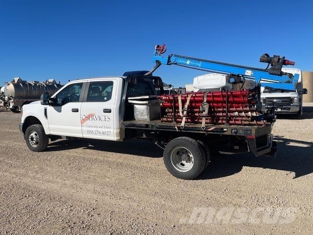 Ford F-350 Autocarro per perforatrice mobile