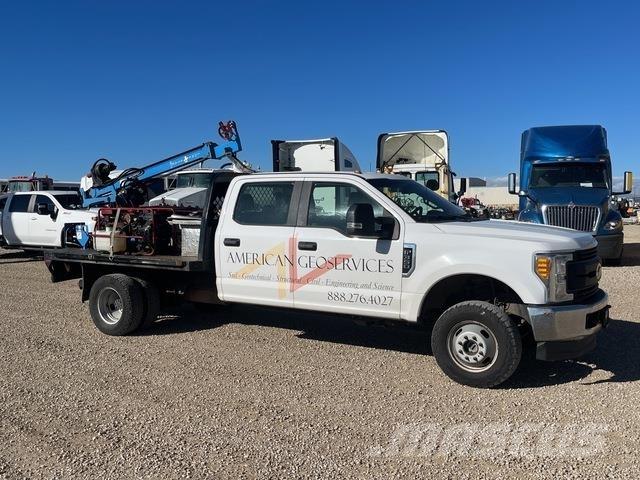 Ford F-350 Autocarro per perforatrice mobile
