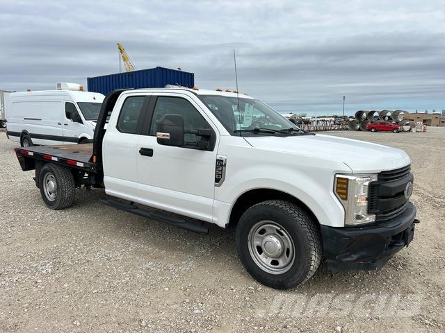 Ford F-350 Camion con sponde ribaltabili