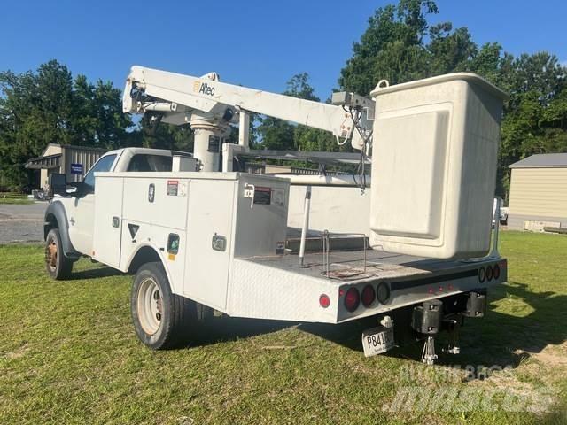 Ford F-450 Piattaforme autocarrate