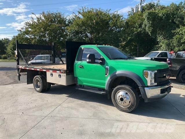 Ford F-450 Camion con sponde ribaltabili