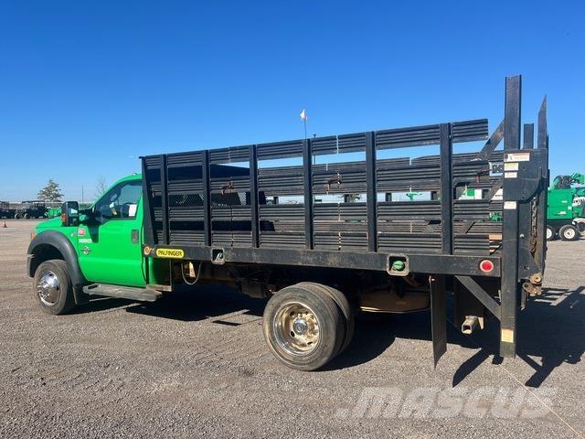 Ford F-450 Camion con sponde ribaltabili