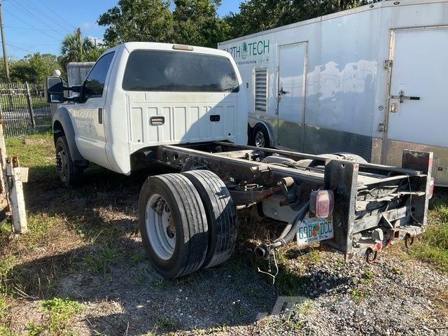 Ford F-450 XL Cabine e interni