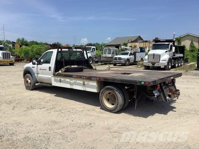 Ford F-550 Camion con sponde ribaltabili
