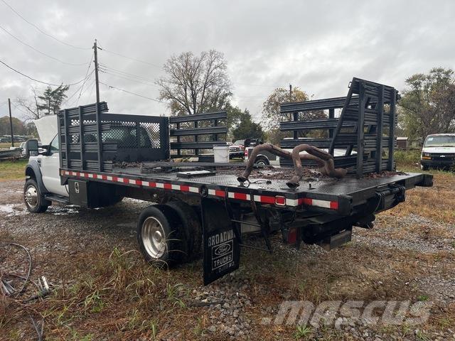 Ford F-550 Camion con sponde ribaltabili