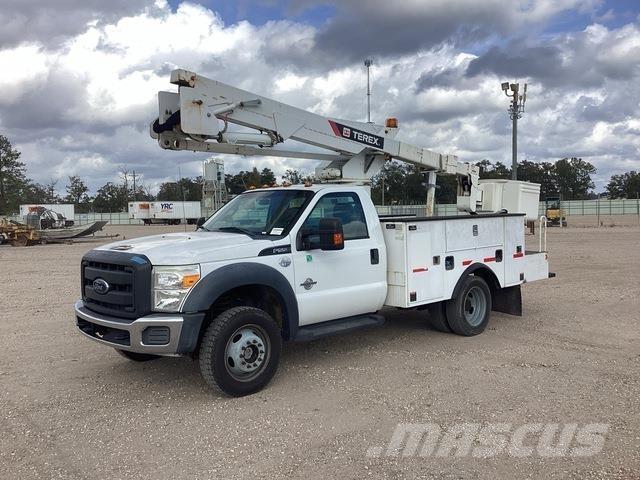Ford F-550 Piattaforme autocarrate