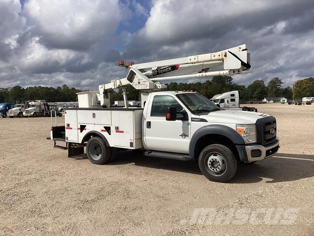 Ford F-550 Piattaforme autocarrate