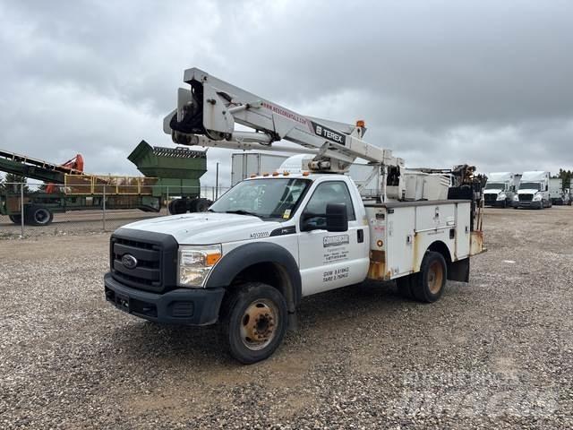 Ford F-550 Piattaforme autocarrate