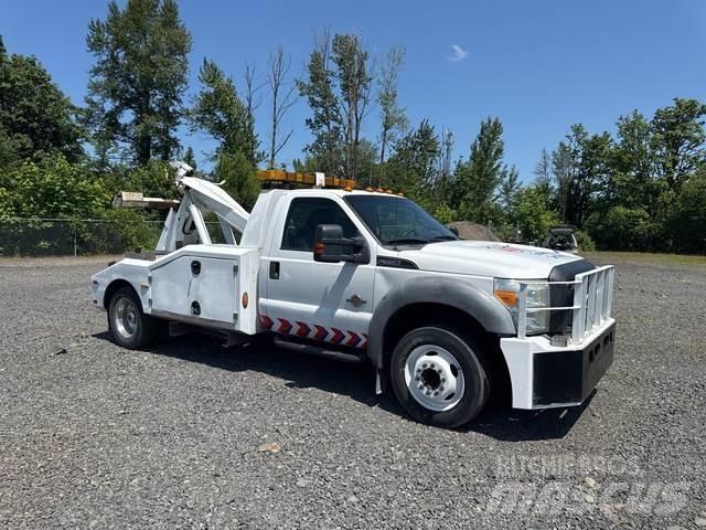 Ford F-550 Carroattrezzi