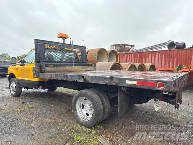 Ford F-550 Camion con sponde ribaltabili