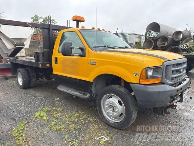 Ford F-550 Camion con sponde ribaltabili