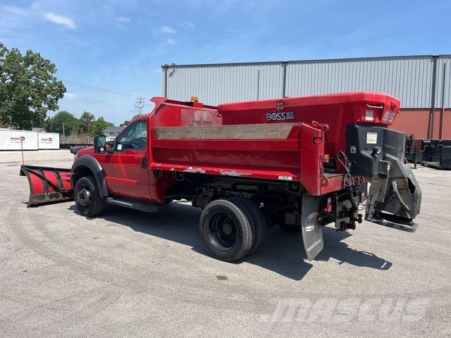 Ford F-550 Lame spazzaneve e aratri