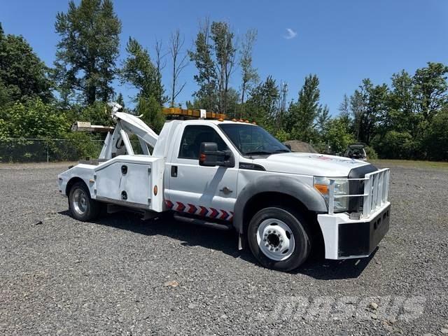 Ford F-550 Carroattrezzi