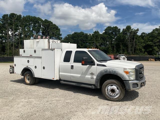 Ford F-550 Cisterna