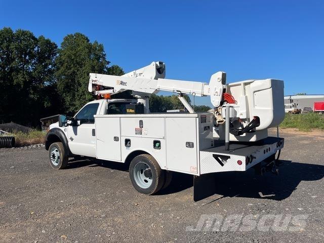 Ford F-550 Piattaforme autocarrate
