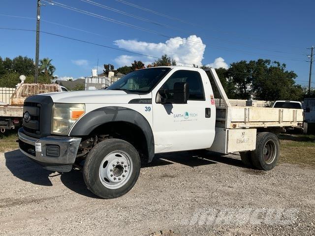 Ford F-550 Camion con sponde ribaltabili
