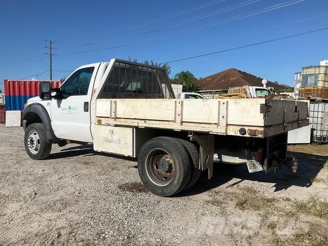 Ford F-550 Camion con sponde ribaltabili