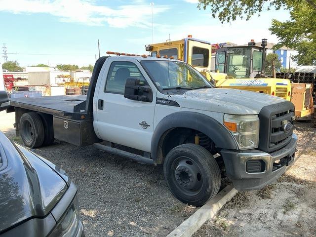 Ford F-550 Camion con sponde ribaltabili