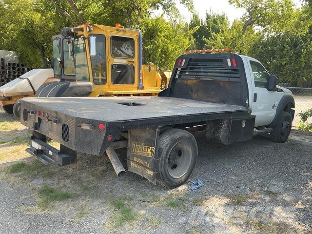 Ford F-550 Camion con sponde ribaltabili