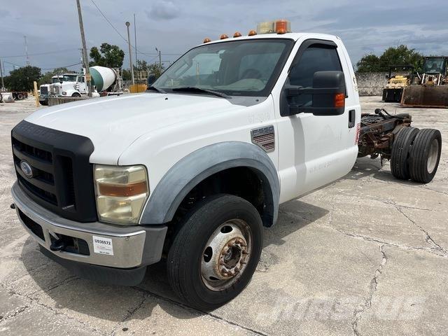 Ford F-550 Cabine e interni