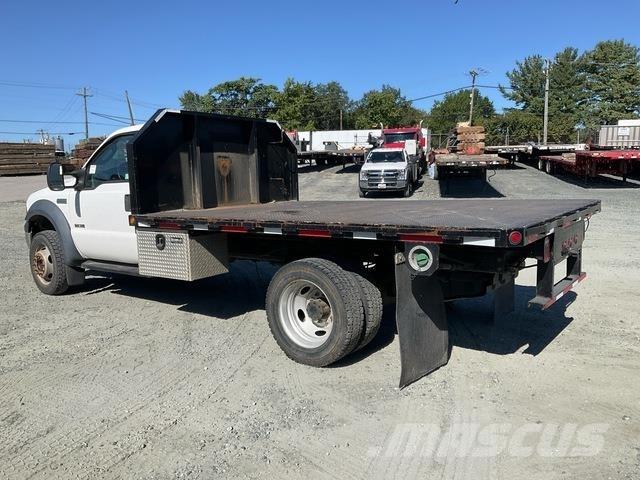 Ford F-550 Camion con sponde ribaltabili