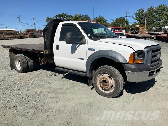 Ford F-550 Camion con sponde ribaltabili