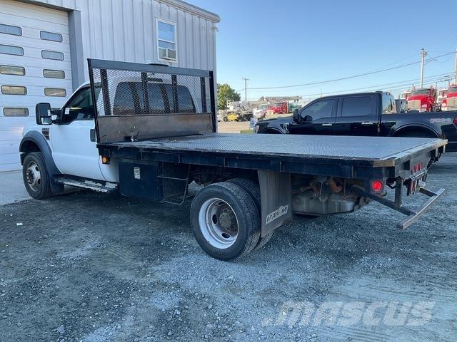 Ford F-550 Camion con sponde ribaltabili