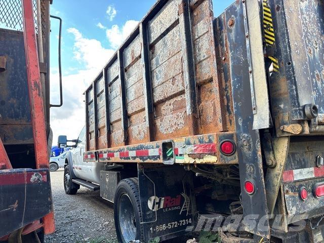 Ford F-550 Camion con sponde ribaltabili