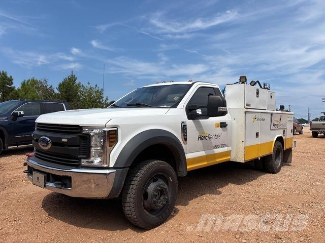 Ford F-550 Cisterna