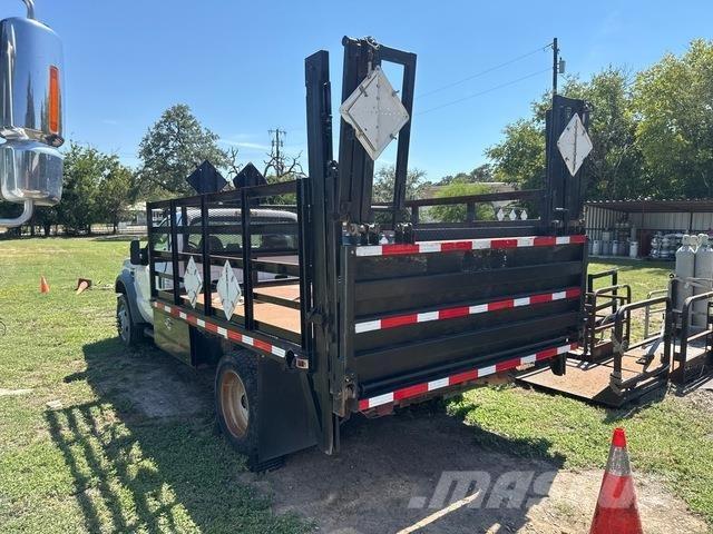 Ford F-550 Camion con sponde ribaltabili