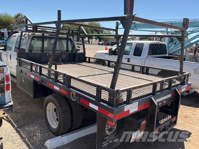 Ford F-550 Camion con sponde ribaltabili