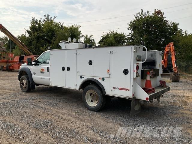 Ford F-550 Cisterna