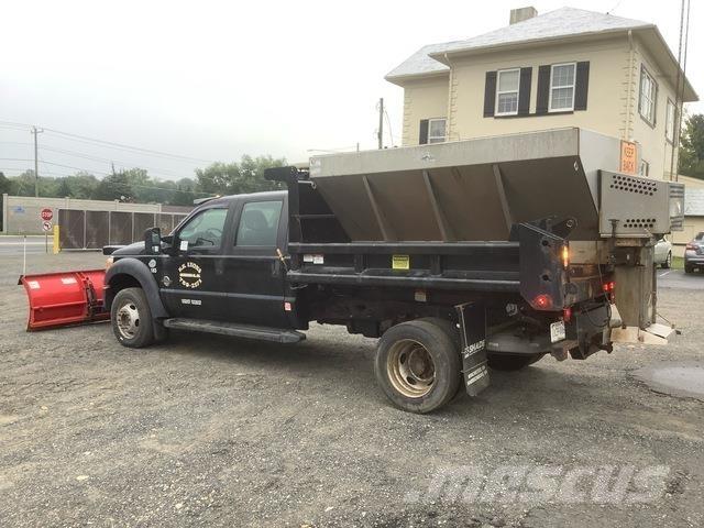Ford F-550 Lame spazzaneve e aratri