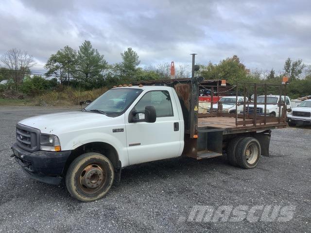 Ford F-550 Camion con sponde ribaltabili