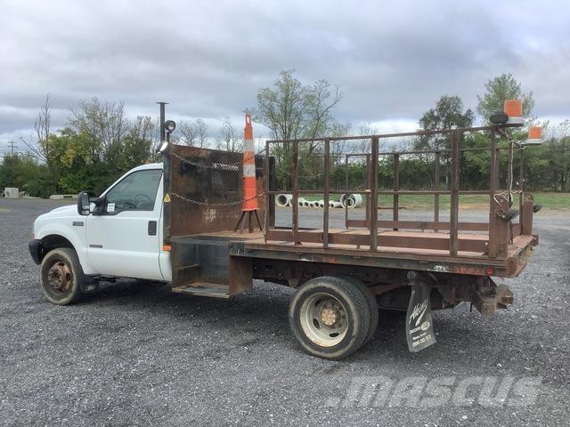 Ford F-550 Camion con sponde ribaltabili