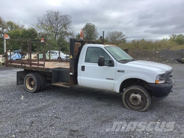 Ford F-550 Camion con sponde ribaltabili