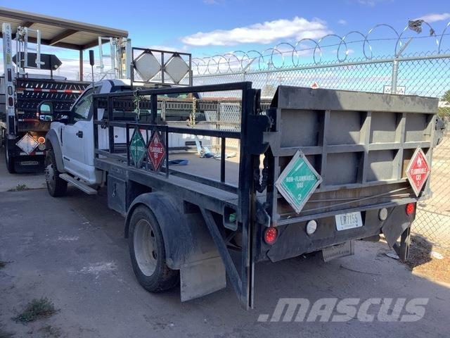 Ford F-550 Camion con sponde ribaltabili
