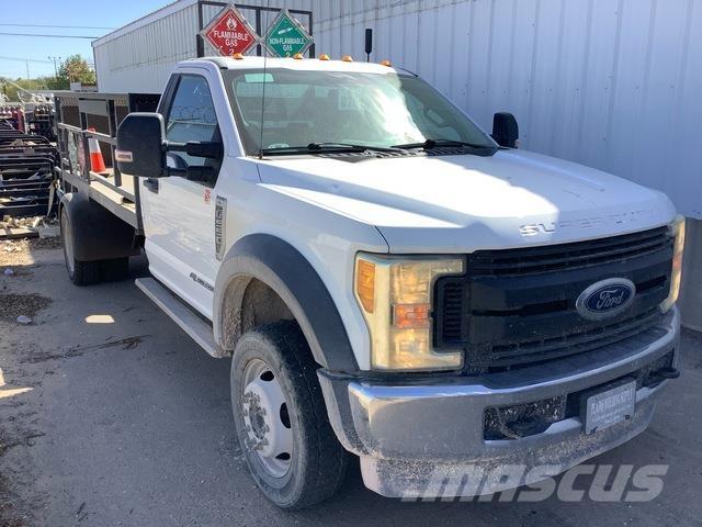 Ford F-550 Camion con sponde ribaltabili
