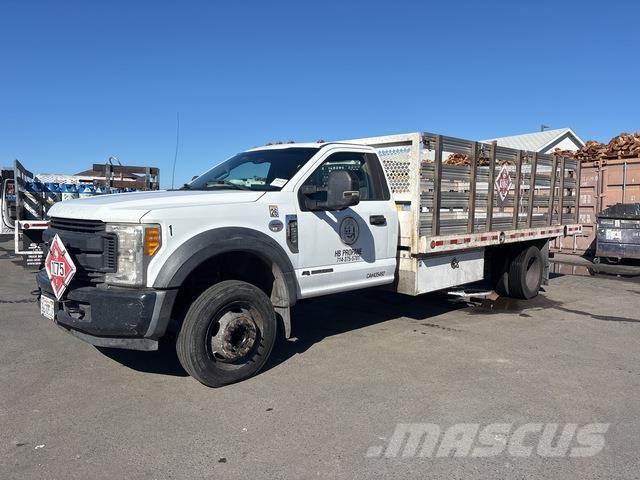 Ford F-550 Camion con sponde ribaltabili