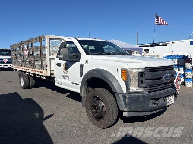 Ford F-550 Camion con sponde ribaltabili