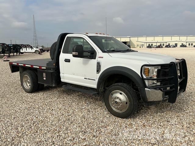 Ford F-550 Camion con sponde ribaltabili