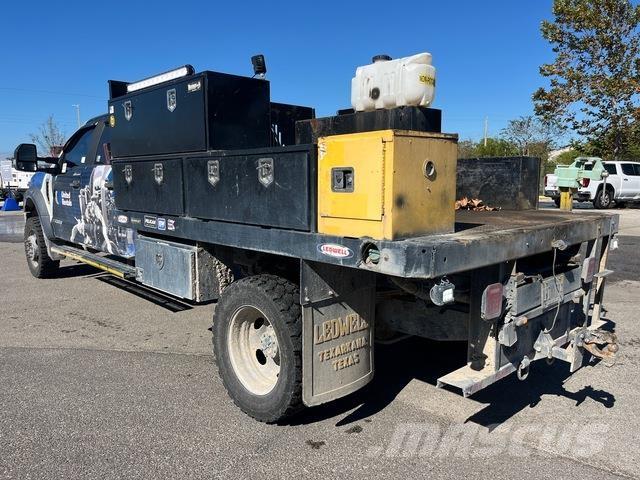 Ford F-550 Camion con sponde ribaltabili