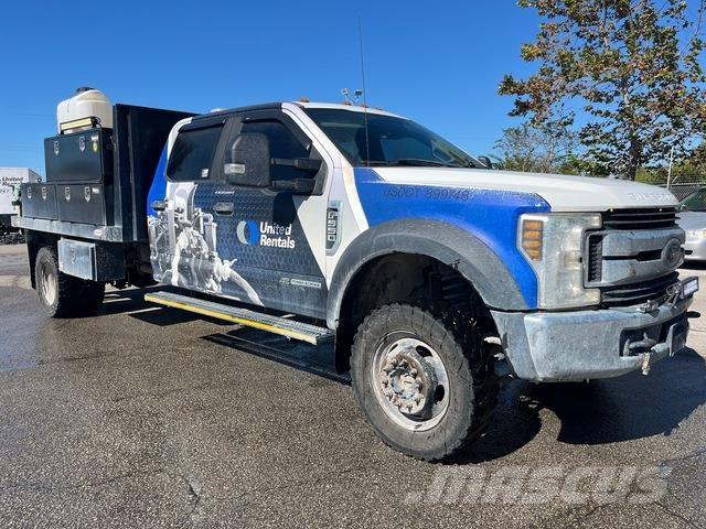 Ford F-550 Camion con sponde ribaltabili