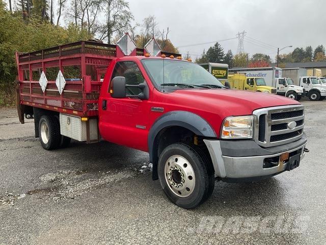 Ford F-550 Camion con sponde ribaltabili